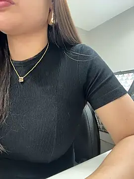 laso model online show from April 20, 5:05 pm