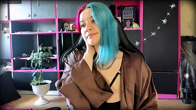 Neon Baddie online show from July 14, 8:08 am