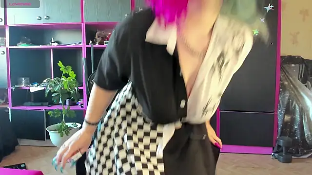 Neon Baddie online show from August 1, 10:39 am