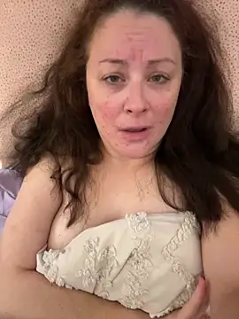 NeedyKitty47 online show from May 26, 11:09 am