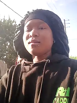 Diva-girl1 online show from April 16, 6:14 am