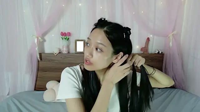shy pink doll online show from July 22, 3:57 pm