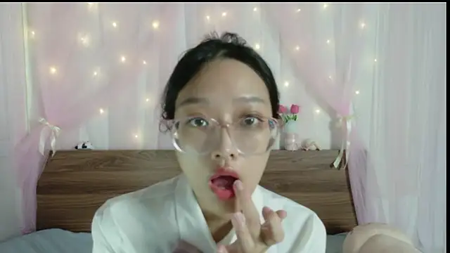 shy pink doll online show from July 29, 3:45 pm
