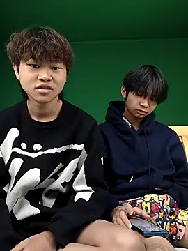 -OvO- online show from May 6, 1:26 pm