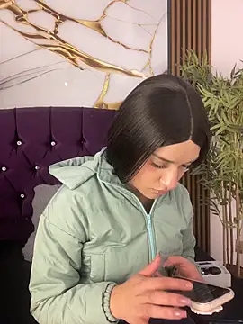 lia ec online show from June 2, 12:06 pm