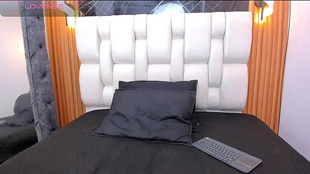 mia89 dl online show from July 24, 1:42 pm