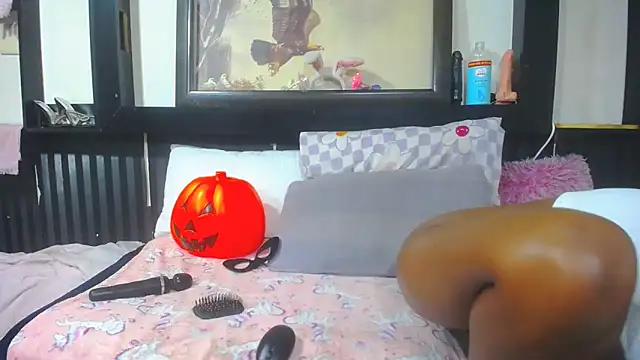 YoungBarbiexx online show from May 15, 11:51 pm