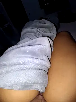 emimyy online show from April 28, 2:38 am