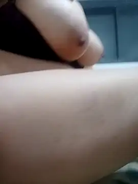 Sarah Dalouaa online show from June 22, 5:48 am