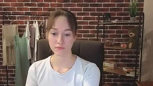 MichelleeGutierrez online show from May 3, 2:31 pm