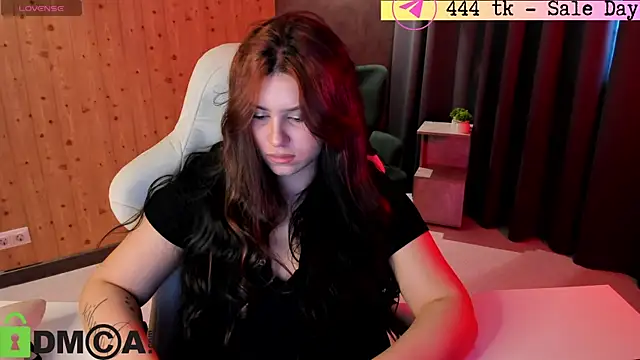 nicolewoss online show from May 15, 4:27 am