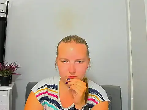 RoseTeacherX online show from June 10, 5:11 pm