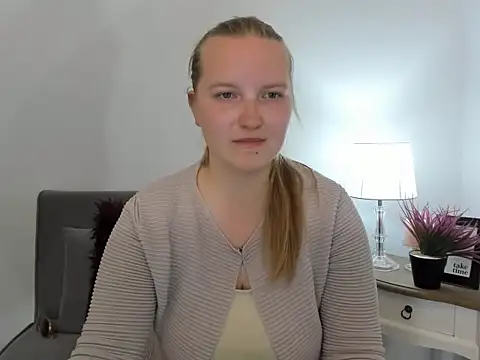 RoseTeacherX online show from April 21, 5:20 pm