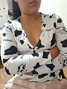 euahotmarii3 online show from July 10, 7:42 am
