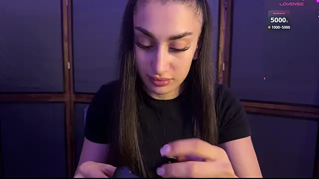 MyNaomi online show from June 25, 9:27 pm