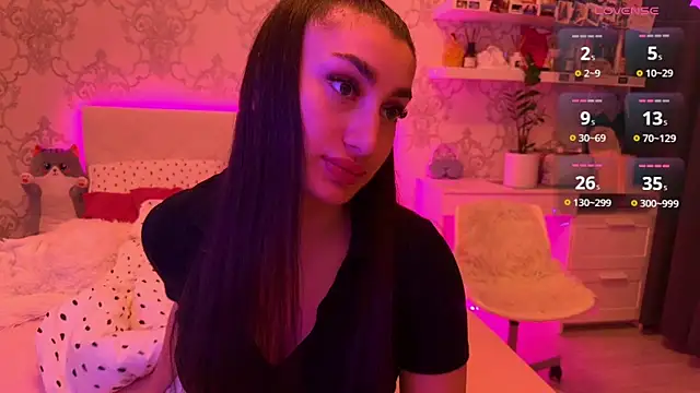 MyNaomi online show from June 10, 9:57 pm