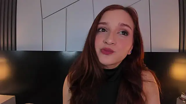leahluna online show from May 8, 8:43 pm