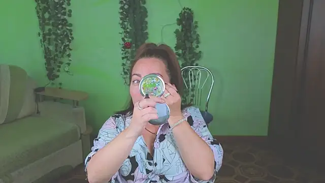 Zoe Zephyr online show from June 9, 5:18 am