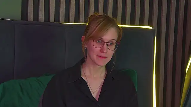 GraceHudsons online show from April 25, 1:41 pm