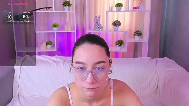 AndreaJohnsons online show from April 27, 8:11 am