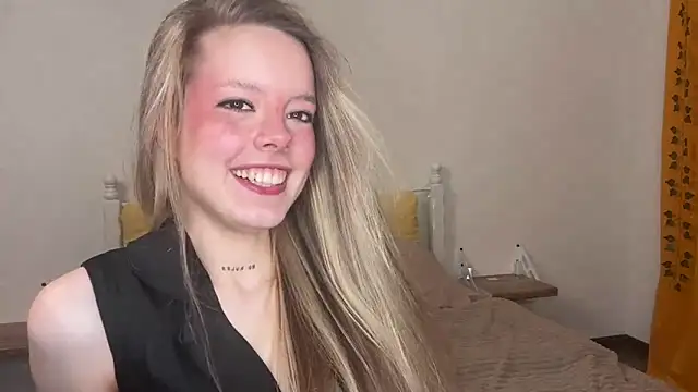 Catrinee online show from May 15, 4:54 pm