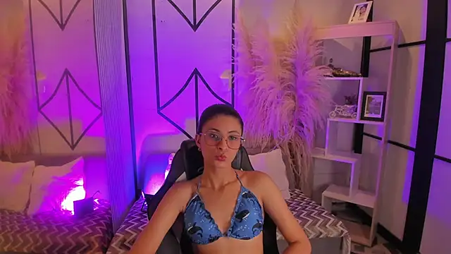 DemiPrince  online show from April 21, 4:19 am