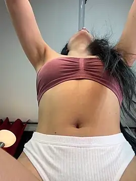 Lila-pinkky online show from May 21, 3:32 pm