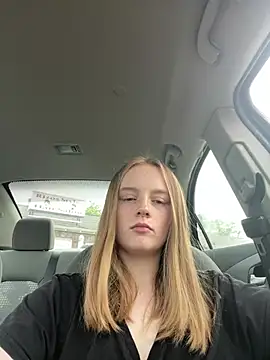 skyerose11 online show from April 30, 12:05 am