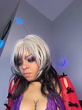 nerdyhotgoth online show from May 28, 3:32 pm