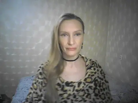 LunaBelle8 online show from April 25, 5:43 pm