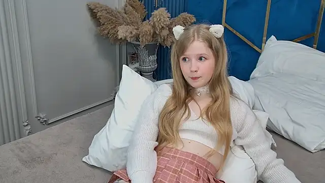 LilianHowards online show from July 17, 10:52 am