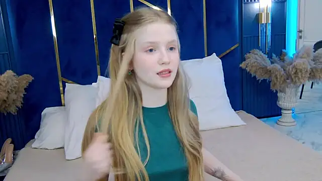 LilianHowards online show from April 20, 9:34 am