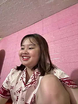 NhungNhun789 online show from April 19, 6:10 pm