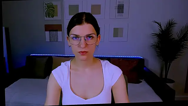 AnnaThorne online show from May 2, 4:16 am