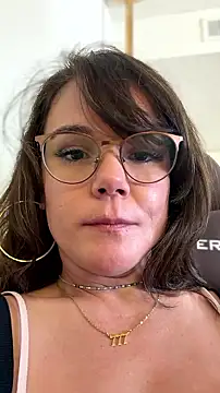 BaileyMFox online show from June 25, 10:00 pm