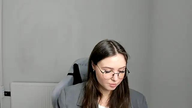 Regina cute  online show from May 4, 10:52 am