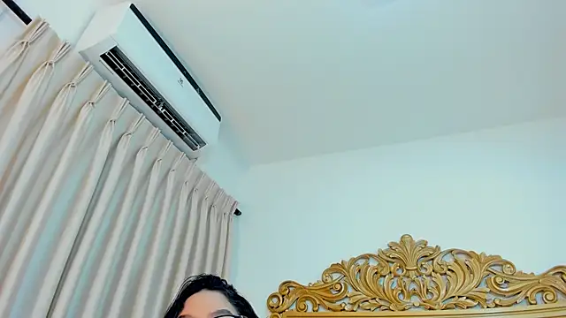 NiaPardo online show from May 14, 9:20 pm