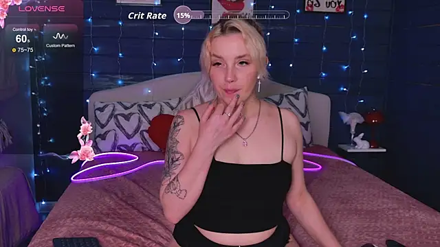 Crystal  Jull online show from April 29, 5:30 pm