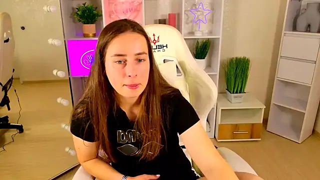 NadinnL online show from April 23, 6:21 am