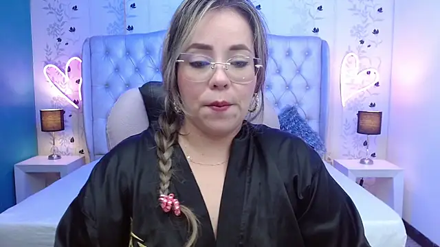 CharlotteSmithy online show from May 1, 2:20 pm