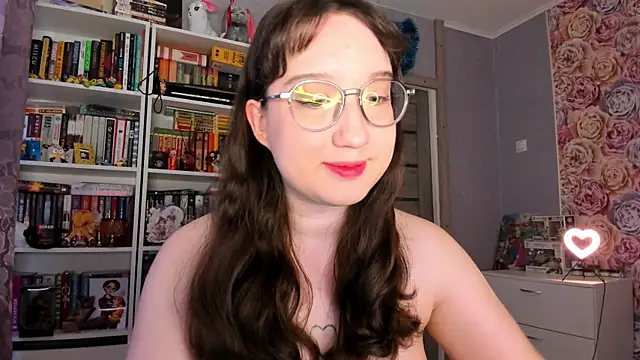minionkaa online show from June 12, 5:04 am