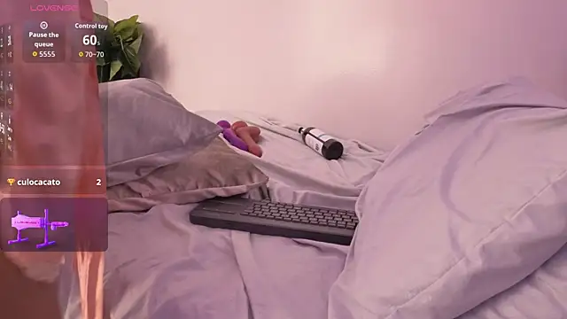 lily obsession online show from June 15, 2:39 pm