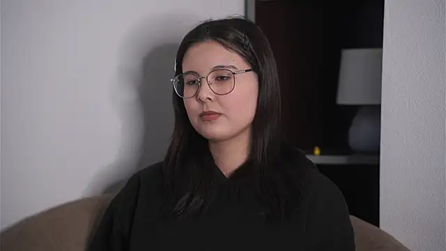 FlorentinaPinson online show from April 22, 2:25 pm