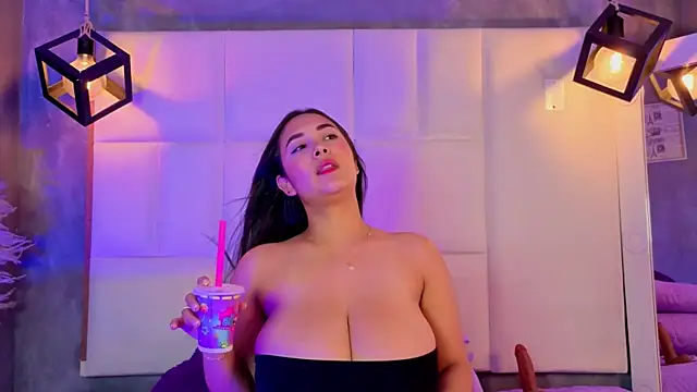 Violetta rose  online show from July 12, 1:06 am