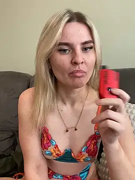kinkykitty21 online show from May 1, 9:01 am