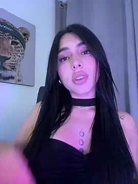 IsabellaNoir  online show from May 16, 11:48 pm