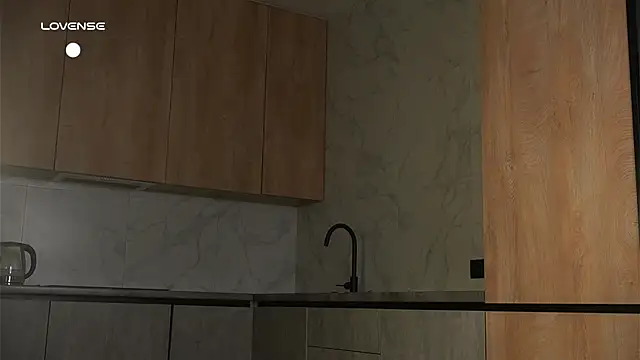 VeraDepierro online show from May 8, 2:31 pm