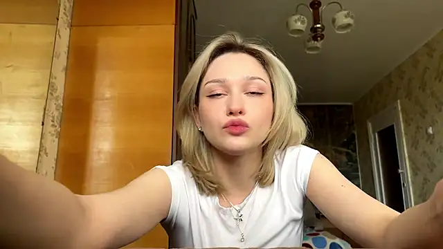 AlisiaStreitmatter online show from April 29, 9:23 am