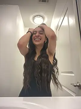 leenachanel online show from April 23, 7:49 pm