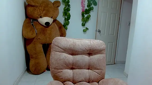 soofia 1609 online show from April 23, 8:11 pm